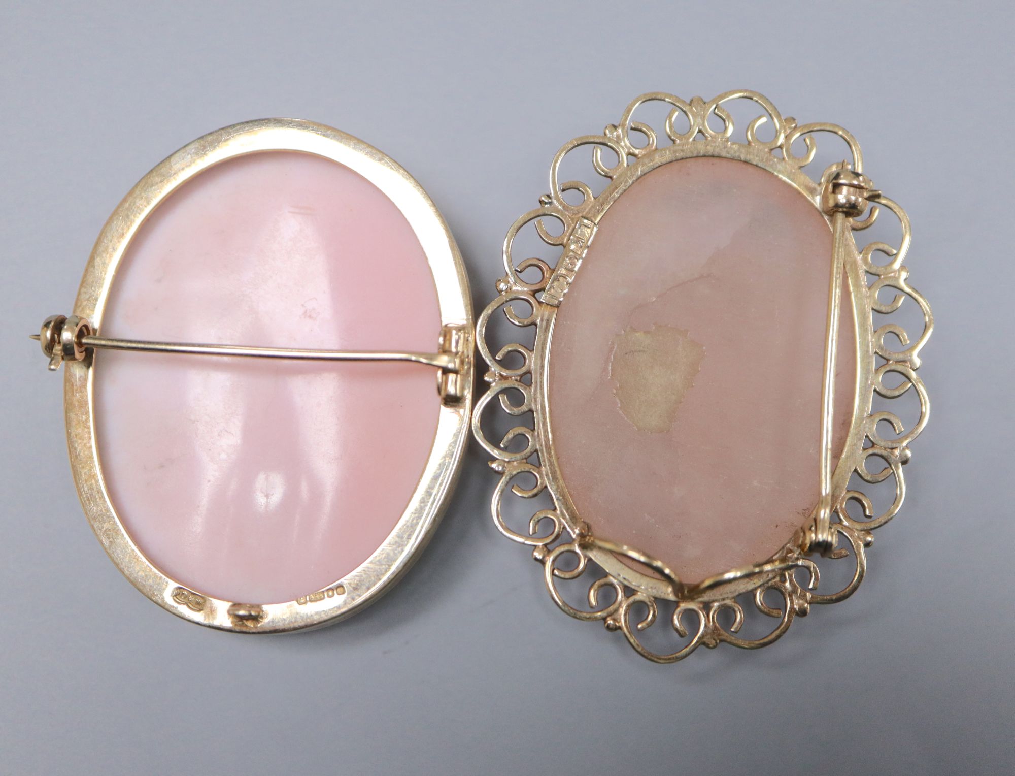 A 9ct gold-framed carved shell cameo portrait brooch and a 9ct gold-framed rose quartz brooch, 46mm, gross 34 grams.